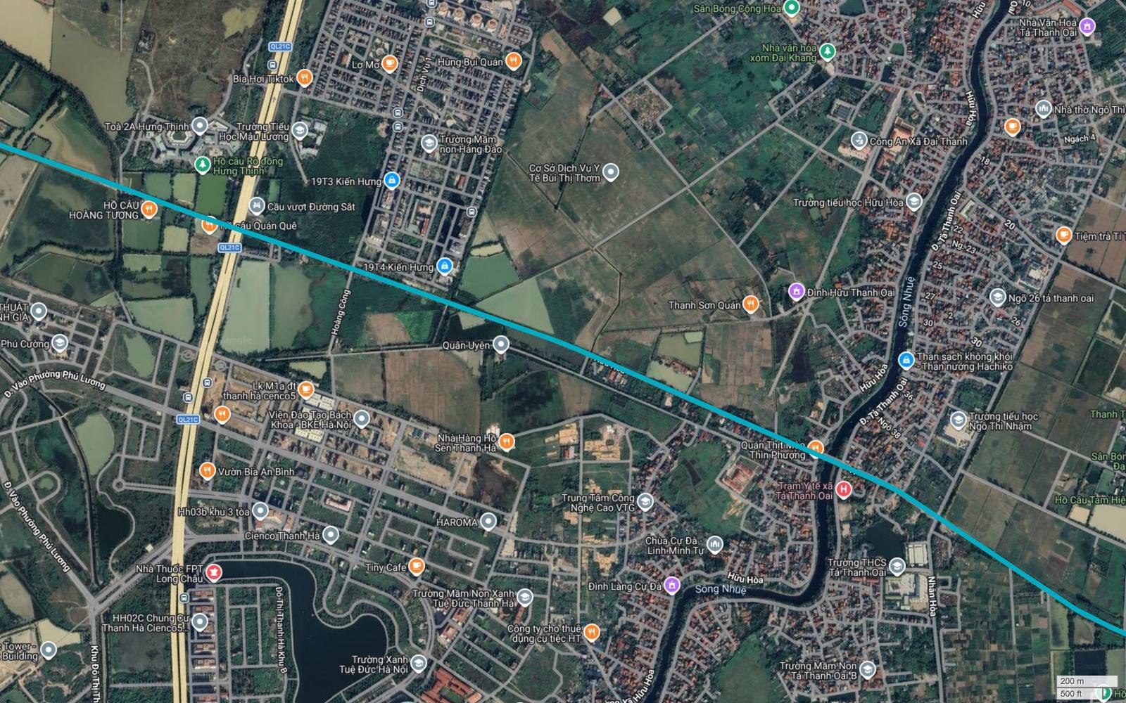 Tuyến metro số 6 Hà Nội cắt sông Nhuệ tại đoạn uốn khúc giữa Hữu Hòa và Tả Thanh Oai, gần Đình Hữu Thanh Oai và làng cổ Cự Đà